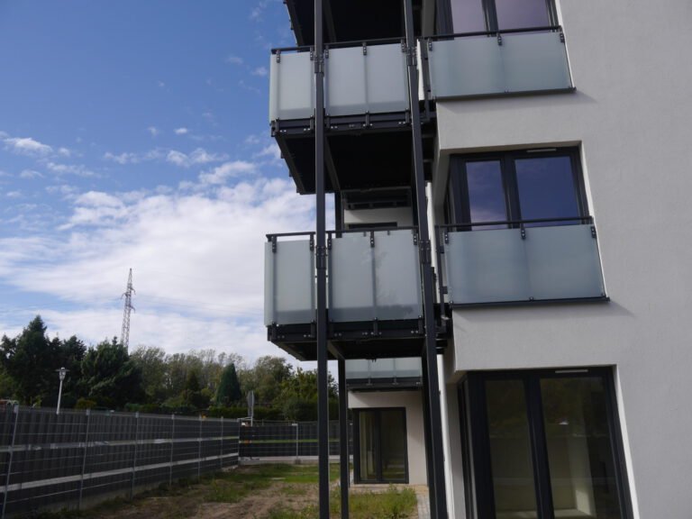 Produkcja balustrad do budynków mieszkalnych Spot-On Welding